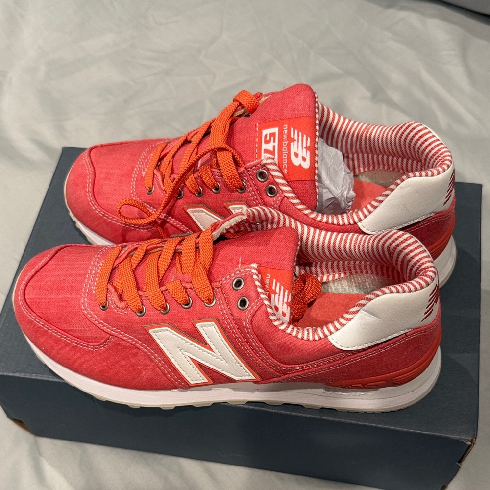 New Balance WL574CHE Women's Sneakers